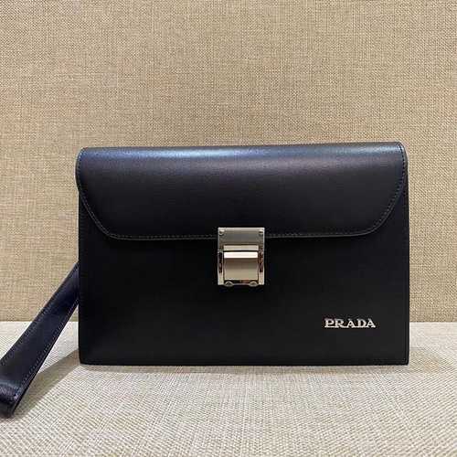 PRADA L'esclusiva borsa da uomo è realizzata in pelle bovina originale importata e borsa regalo di a