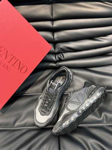 Valentino Men's Shoe Code: 1026C30 Size: 38-44 (customized to 45)
