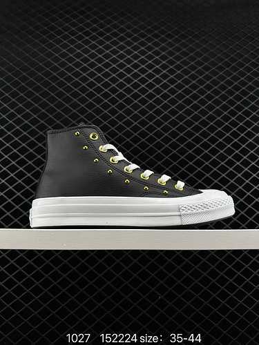 2 Converse Functional Punk Style Comes Cool ‼️  The golden round rivets and golden eyelets on the up