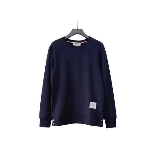 B Maglione pullover classico con scollo tondo e nastro centrale sul retro