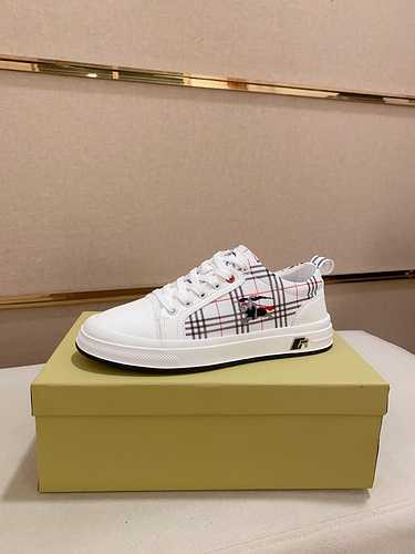 Scarpa Uomo Burberry Codice 1031B50 Taglia 3844 Personalizzabile 45 non reso o cambio