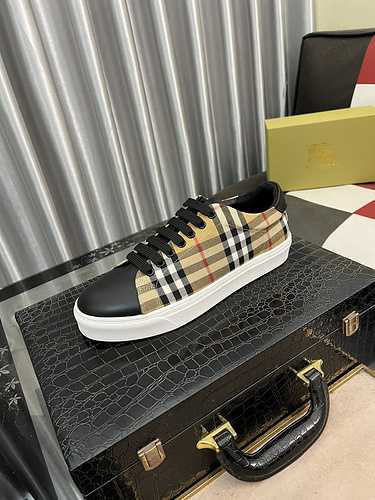 Scarpa Uomo Burberry Codice 1028B20 Taglia 3844