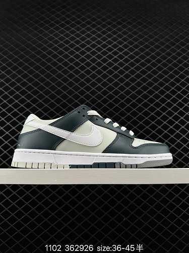 La collezione di scarpe da cricket Nike SB Zoom Dunk Low è una classica sneaker casual versatile con